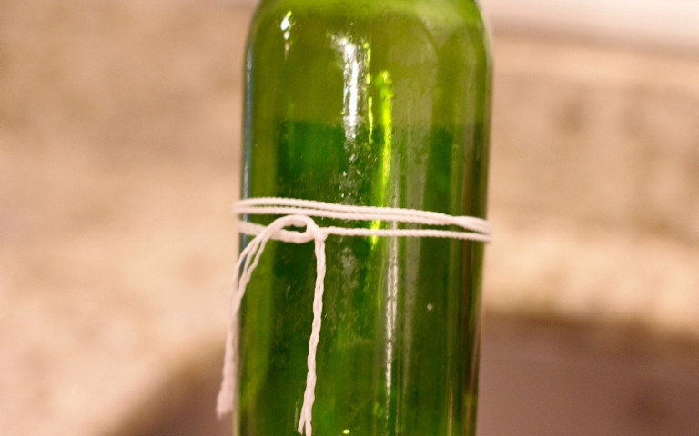 Як відрізати пляшку з під шампанського. Як розрізати скляну пляшку ниткою