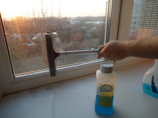 Розчин для миття вікон в домашніх умовах. Нашатир для миття вікон-все про чудодійний засіб