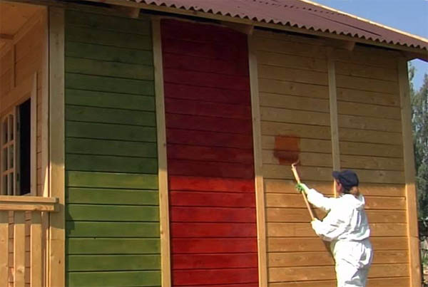 Як виконується фарбування деревяного будинку. Фарбування деревяного будинку: підготовка і грунтовка, вибір фарби і способи фарбування фарбування фронтону деревяного будинку