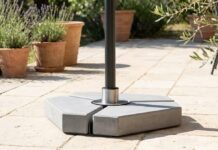 Attaching a cantilever umbrella without drilling holes: How to attach 100 kg with sand and straps