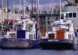 Living on Water: A Practical Guide to Houseboat Ownership